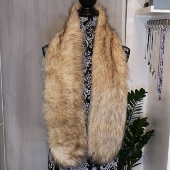 🎉SALE 2/$35🎉 - Picture 1 of 3